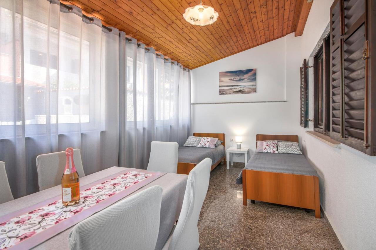Apartment Palma Пула Екстер'єр фото